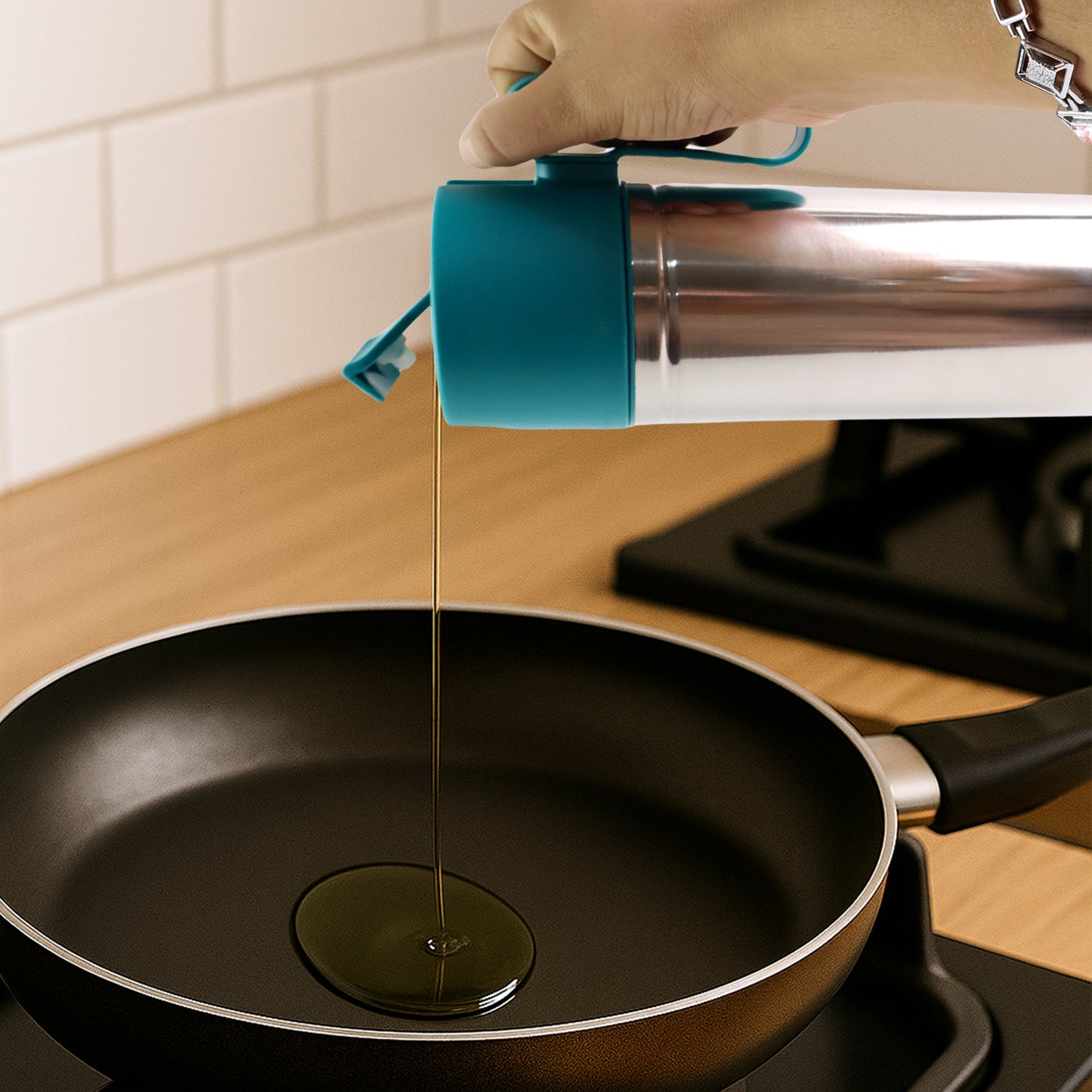 Handled Oil Dispenser Handled Oil Dispenser